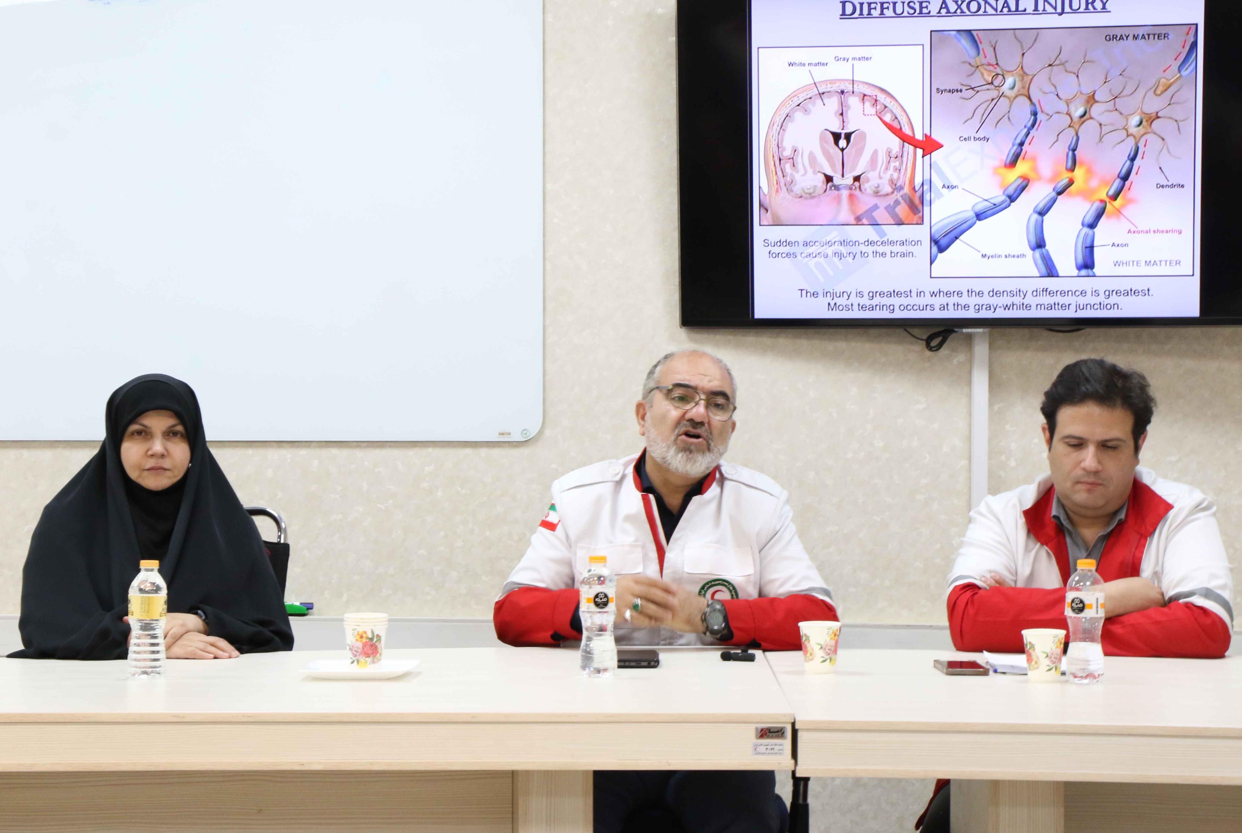 بازدید رئیس سازمان امداد و نجات از کلاس تیم واکنش سریع بانوان