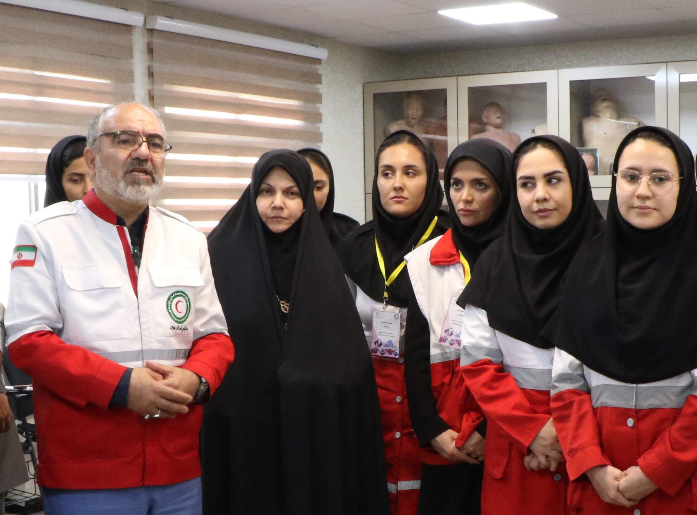 زنگ پایان اولین پودمان تیم واکنش سریع بانوان در موسسه علمیکاربردی هلال ایران به صدا درآمد