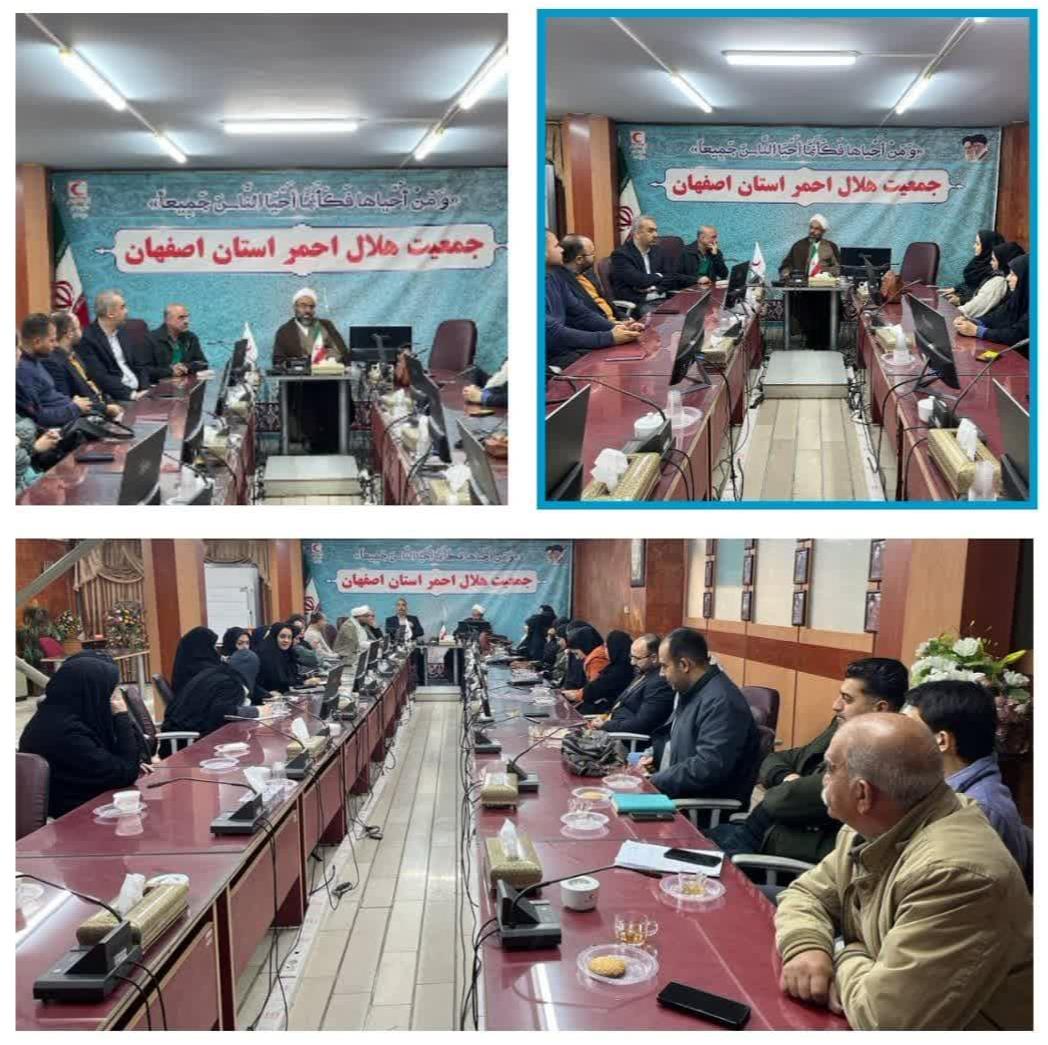 کارگاه آموزشی دانشجو نیروی محرکه پیشرفت در مرکز علمیکاربردی اصفهان