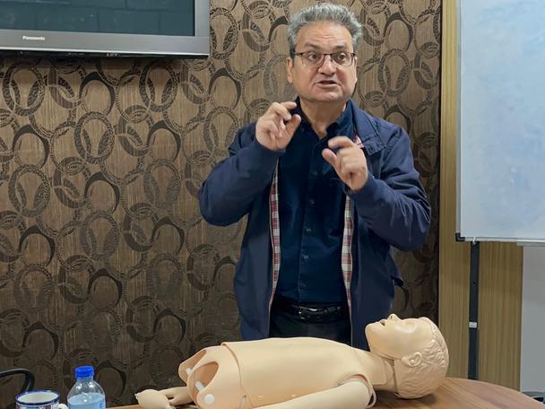 برگزاری دوره امدادگر کمکهای اولیه در مرکز علمیکاربردی هلال احمر یزد