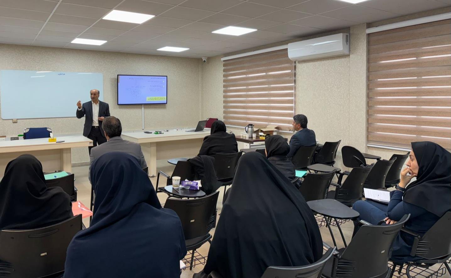 موسسه آموزش عالی هلال ایران در راستای توسعۀ اهداف آموزشی و تدوین رشتههای تحصیلی جدید