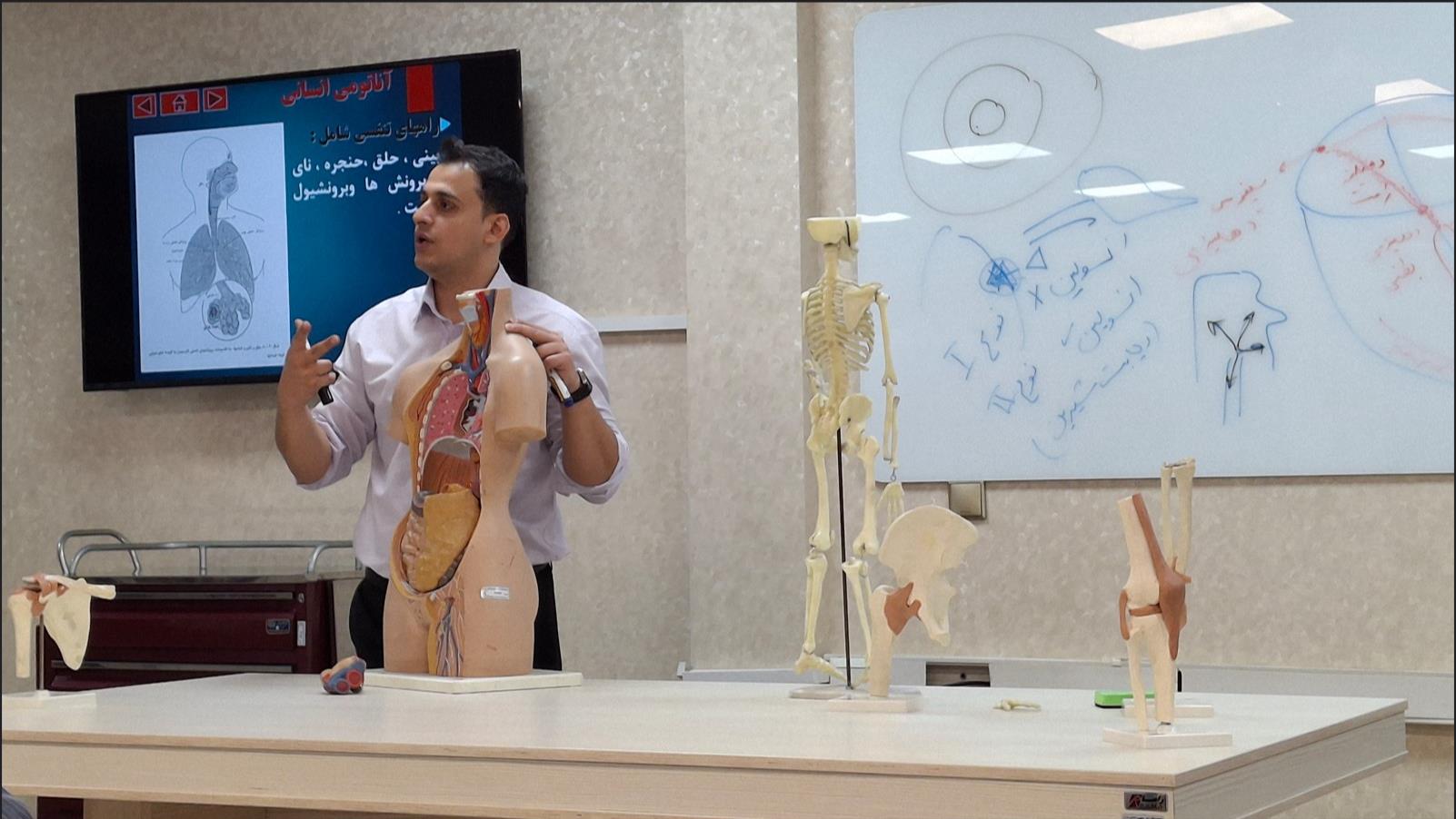 برگزاری نخستین جلسه آموزشی دوره جامع امدادگر کمکهای اولیه