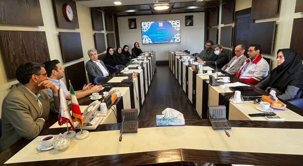 تأکید دکتر آذری بر بازتعریف نقش علمی مؤسسه آموزش عالی هلال ایران در حل مسائل جمعیت هلالاحمر و جامعه طی نشست با اعضاء هیأت علمی