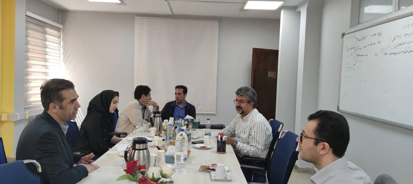 نشست هم اندیشی امکان تولید و تهیه کیسهها و دستگاههای آفرزیس (جهت جداسازی پلاکت، پلاسما و سلول بنیادی)